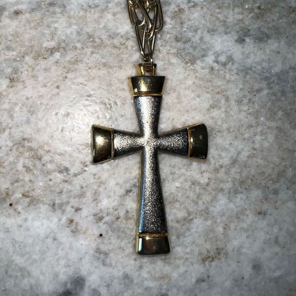 Vintage Cross Pendant, Long Chunky Link Chain 13”-15.5” Gold & Silver Necklace - Picture 8 of 8